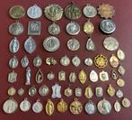 61 medailles Katholiek Religieus, Verzamelen, Religie, Ophalen of Verzenden, Gebruikt, Overige typen, Christendom | Katholiek