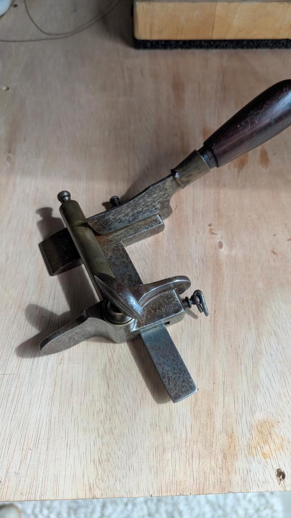Leerploeg voor snijden van riemen en stroken, Antiek en Kunst, Antiek | Gereedschap en Instrumenten, Ophalen of Verzenden