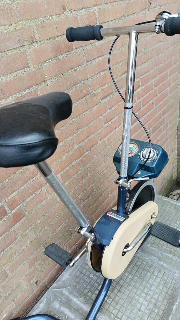 Retro hometrainer met MPH-meter & kookwekker!, Sport en Fitness, Fitnessapparatuur, Gebruikt, Hometrainer, Benen, Metaal, Ophalen