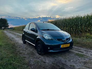 Toyota Aygo 1.0 – 2015 – Nieuwe APK – Betrouwbare stadsauto beschikbaar voor biedingen