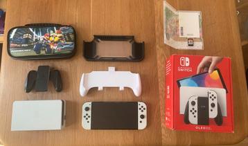 Nintendo Switch OLED + Accessoires en Mario Party beschikbaar voor biedingen