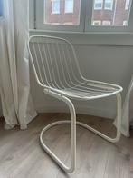 Two white vintage steel chairs, Huis en Inrichting, Stoelen, Ophalen, Gebruikt, Wit, Twee