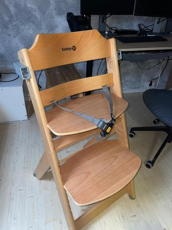 Kinderstoel Safety 1st Timba Hout (Inclusief Tray), Kinderen en Baby's, Kinderstoelen, Zo goed als nieuw, Meegroeistoel, Afneembaar eetblad