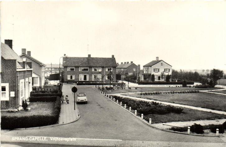 Sprang-Capelle, Vrijhoeveplein - kinderen Fiat 500 - ongelop, Verzamelen, Ansichtkaarten | Nederland, Ongelopen, Zeeland, Voor 1920
