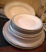 Serviesdelen Petrus Regout 1880-1890 turquoise-blauwe rand, Ophalen