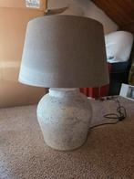 Landelijke lamp met stenen voet, Ophalen, Stof, Zo goed als nieuw, Landelijke stijl
