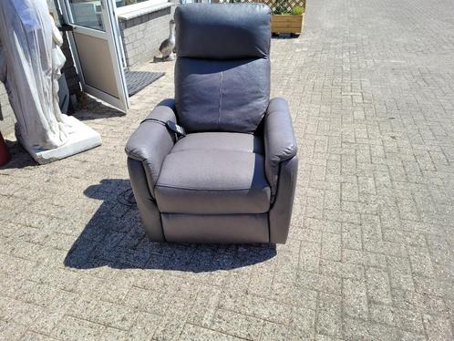 nieuwstaat grijs stof relax stoel sta op stoel, Huis en Inrichting, Stoelen, Zo goed als nieuw, Eén, Stof, Grijs, Ophalen of Verzenden