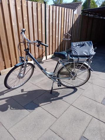 Elektrische dames fiets  met oplader nette staat beschikbaar voor biedingen