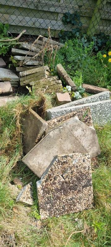 Betontegels, diverse maten beschikbaar voor biedingen