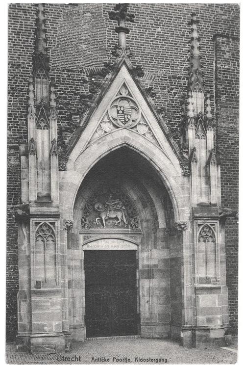 82181	Utrecht	Antieke poortje Kloostergang		 Nette oude kaar, Verzamelen, Ansichtkaarten | Nederland, Ongelopen, Utrecht, Ophalen of Verzenden