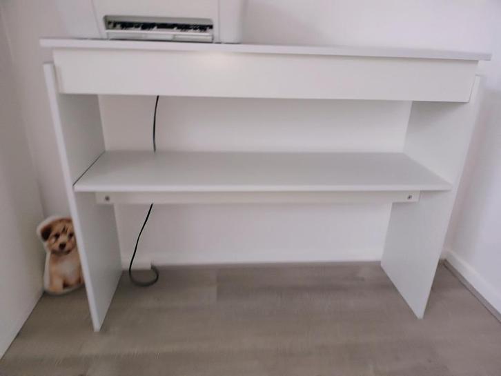 Sidetable, Huis en Inrichting, Tafels | Sidetables, Zo goed als nieuw, 25 tot 50 cm, 100 tot 150 cm, Rechthoekig, Overige houtsoorten