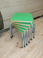 Set van 5 lage (B2) krukjes van De Beleving - zithoogte 32cm, Ophalen, Zo goed als nieuw, Hout