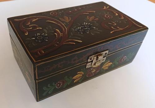 Vintage houten sieraden kistje / Hindeloper stijl, Huis en Inrichting, Woonaccessoires | Kisten, Zo goed als nieuw, Minder dan 50 cm