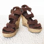 Mooie Suede Ugg Sleehak - s23 (Maat 40) € 35,-, Kleding | Dames, Schoenen, UGG, Bruin, Zo goed als nieuw, Sandalen of Muiltjes