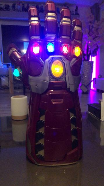 Iron Man Gauntlet Avengers geluid en licht 52cm nieuwstaat beschikbaar voor biedingen