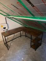 Zolderopruiming: Bureau, kasten, planken, lampen, Ophalen, Zo goed als nieuw, Bureau