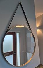 Spiegeltje spiegeltje aan de wand..., Huis en Inrichting, Woonaccessoires | Spiegels, Ophalen, Zo goed als nieuw, Rond, Minder dan 100 cm