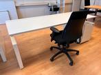 Wit bureau (2 stuks), Huis en Inrichting, Bureaus, Ophalen, Zo goed als nieuw
