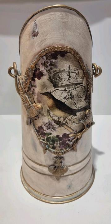 Koperen kolenkit beschilderd beschikbaar voor biedingen