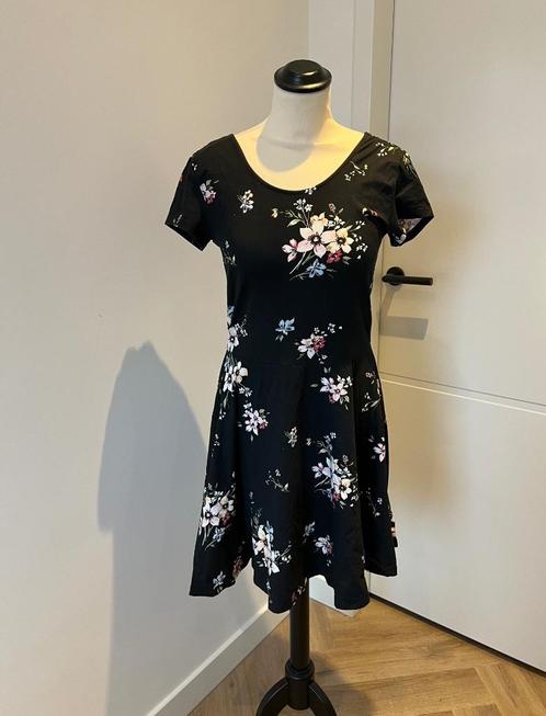 Heel goed zwart C&A bloemen print jurk S 36 XS bloemen kort, Kleding | Dames, Jurken, Zo goed als nieuw, Maat 36 (S), Zwart, Boven de knie