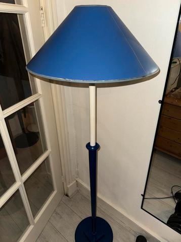 Beachy Blauwe Vloerlamp beschikbaar voor biedingen