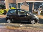 Toyota Aygo 1.0 12V Vvt-i 5DRS 2014 Zwart, Voorwielaandrijving, Elektrische ramen, 4 stoelen, Origineel Nederlands
