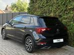Volkswagen Polo 1.0 TSI Life CarPlay ACC Automaat, Auto's, Stof, Gebruikt, Zwart, 1096 kg