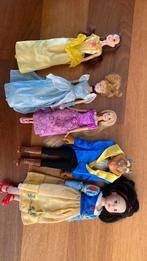 Set Disney poppen/ Barbies, Kinderen en Baby's, Speelgoed | Poppen, Ophalen of Verzenden, Zo goed als nieuw