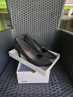 Zwarte suede look schoenen van Dolcis, Kleding | Dames, Schoenen, Ophalen, Zo goed als nieuw, Zwart