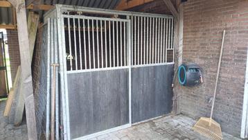 2x zijwand en 1x voorwand  beschikbaar voor biedingen