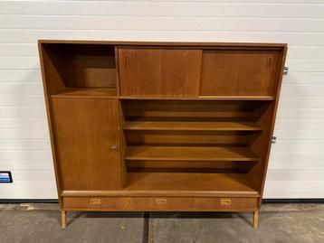 Midcentury deense highboard beschikbaar voor biedingen