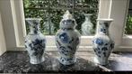 Trio blauw witte vazen porselein, Delfts Blauw / Blue Danube, Huis en Inrichting, Woonaccessoires | Vazen, Minder dan 50 cm, Blauw