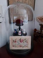 Vintage vingerhoed standaard onder stolp, Ophalen, Gebruikt