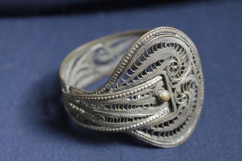 Verzilverde filigrain armband, jaren '20. Gevormd naar gesp., Antiek en Kunst, Antiek | Goud en Zilver, Ophalen of Verzenden