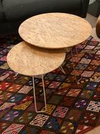 Twee OSB bijzettafeltjes van het merk Zuiver, Huis en Inrichting, Tafels | Bijzettafels, Ophalen, Minder dan 45 cm, Gebruikt, Rond