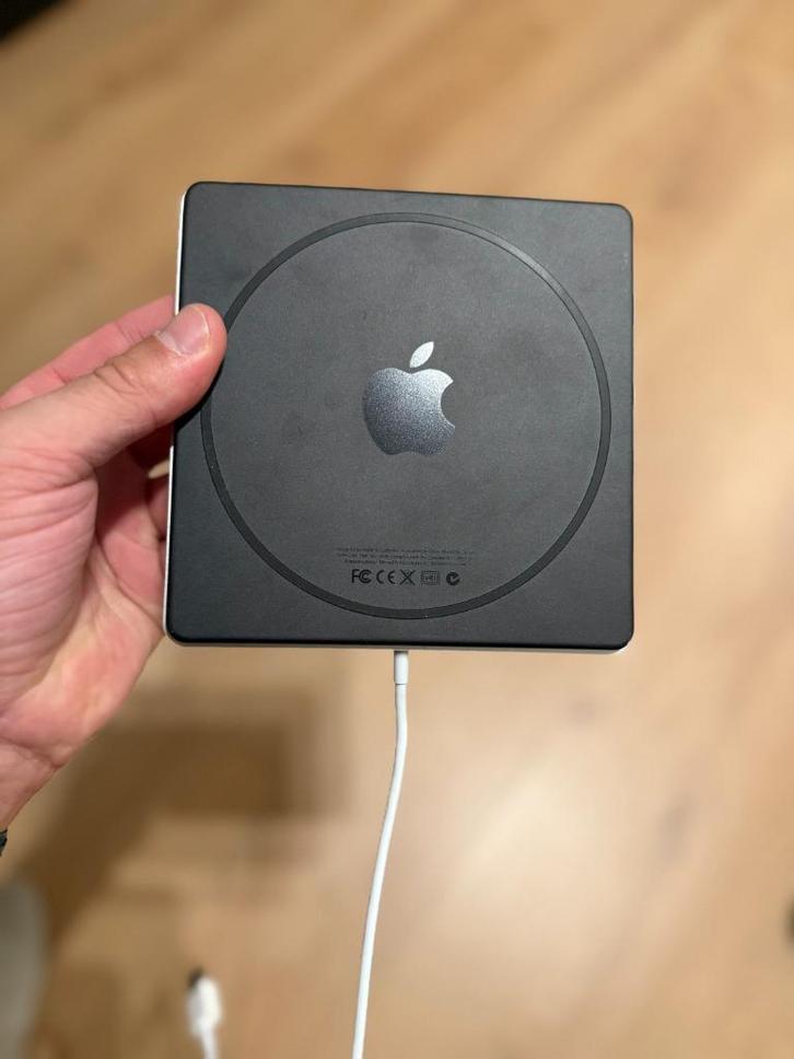Apple USB SuperDrive (External DVD/CD Drive), Computers en Software, Optische drives, Zo goed als nieuw, Extern, Cd, Dvd, Ophalen