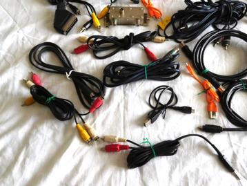 Partij Audio Video en Computer kabels, zijn er ongeveer 35. beschikbaar voor biedingen