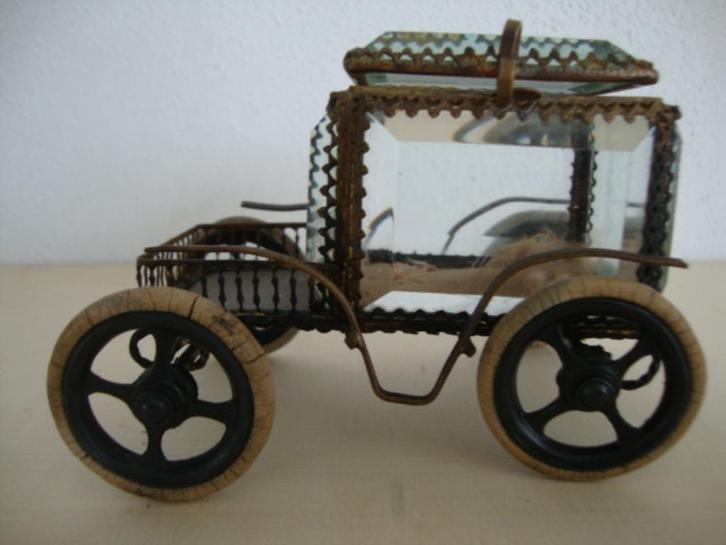 Antiek Frans glazen juwelen kistje op karretje ( Koetsje ), Antiek en Kunst, Curiosa en Brocante, Verzenden