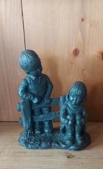Beeldje 'Kinderen bij het hek' van Geert Kunen., Ophalen of Verzenden, Zo goed als nieuw, Mens