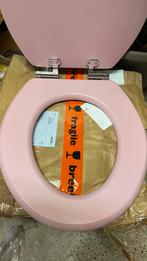 Vintage WC Bril met Soft Close, kleur rose, Huis en Inrichting, Badkamer | Badkamermeubels, Minder dan 50 cm, Gebruikt, Overige typen