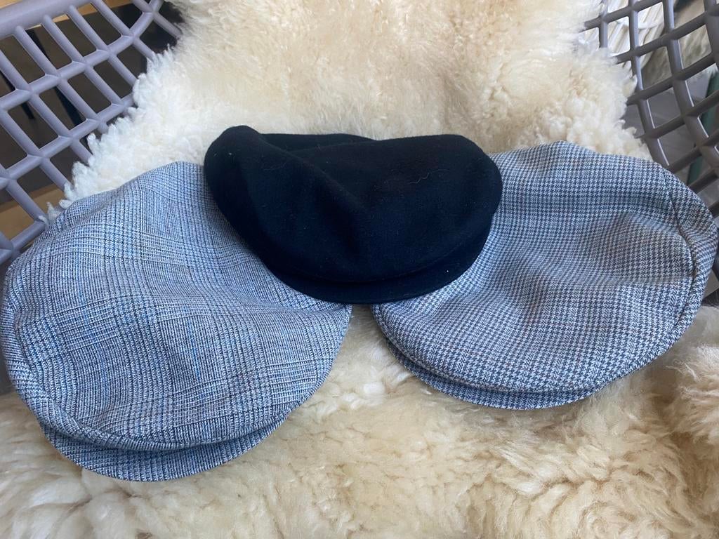 Vintage wollen petten 2x, Ophalen of Verzenden, Zo goed als nieuw, 57 cm (M, 7⅛ inch) of minder, Pet