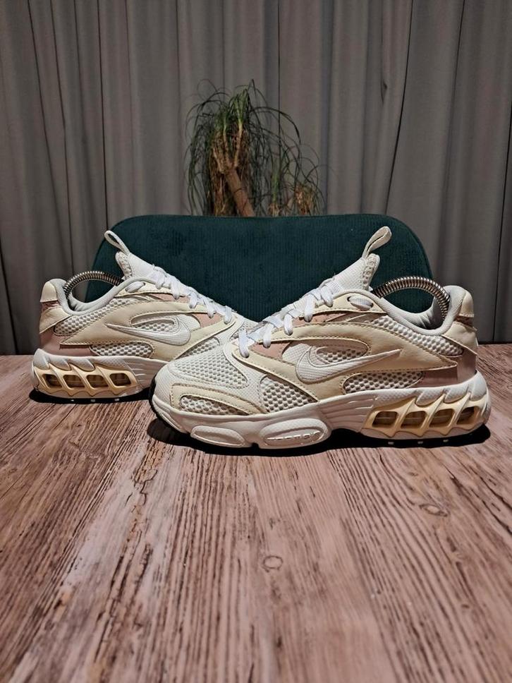 Nike Zoom Air Fire 'Coconut Milk' Size 37,5, Kleding | Dames, Schoenen, Gedragen, Sneakers of Gympen, Beige, Ophalen of Verzenden