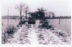 Foto Oostkapelle inundatie 1945 met Dukw, Verzamelen, Ansichtkaarten | Nederland, Ophalen of Verzenden, 1940 tot 1960, Ongelopen