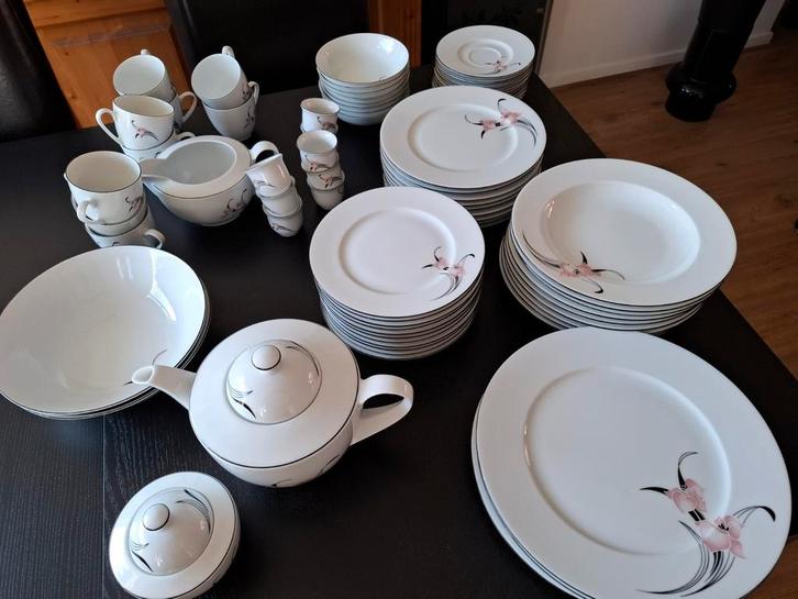 67-delig servies, Huis en Inrichting, Keuken | Servies, Zo goed als nieuw, Overige stijlen, Porselein, Ophalen