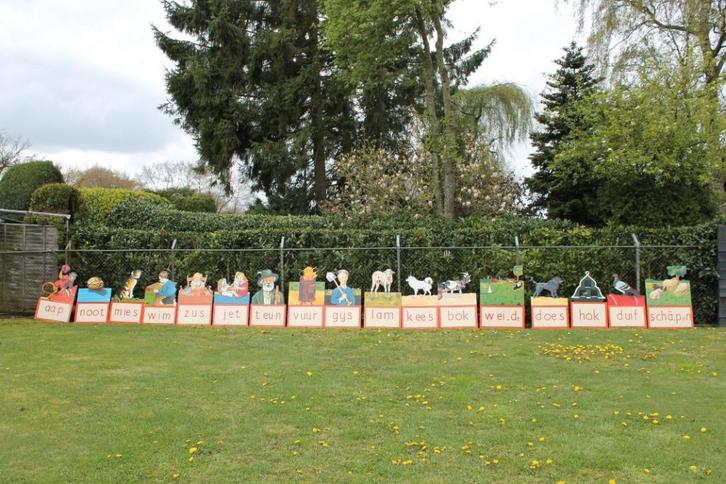 Straatversiering aap, noot, mies + accessoires., Hobby en Vrije tijd, Feestartikelen | Verhuur, Zo goed als nieuw, Overige, Ophalen