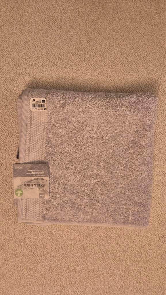 Badtextiel Set: 3 Baddoeken + Badmat, Huis en Inrichting, Badkamer | Badtextiel en Accessoires, Ophalen of Verzenden