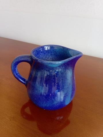 Aardewerk Blauw kan beschikbaar voor biedingen