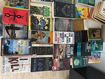 Grote doos boeken beschikbaar voor biedingen