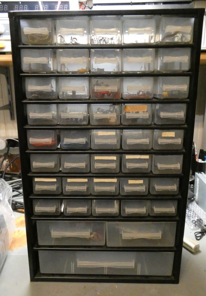 Stalen laden kast 43 lades met Electronica onderdelen Diodes, Hobby en Vrije tijd, Elektronica-componenten, Zo goed als nieuw
