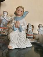 Antiek knielend engeltje biscuit porselein, Antiek en Kunst, Ophalen of Verzenden